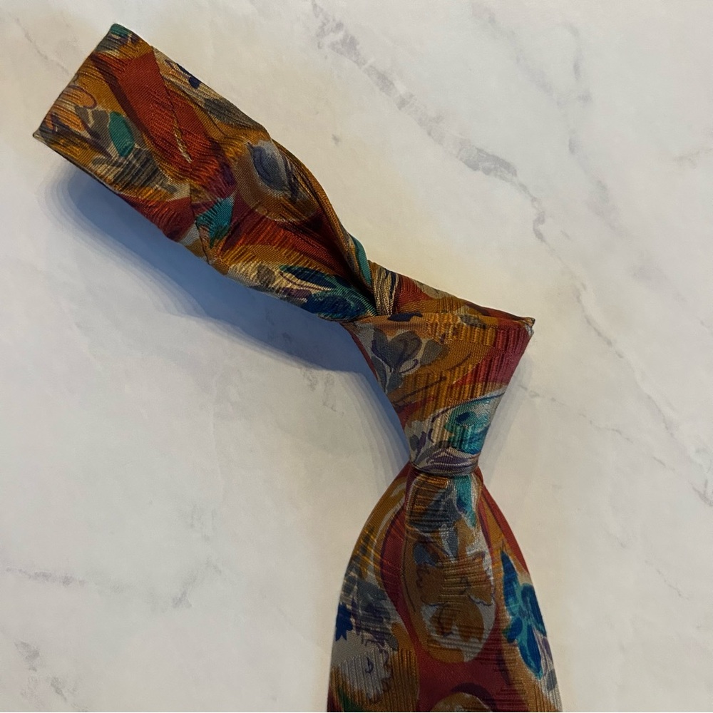 Louis Boston Artistic Red and Blue Tie
